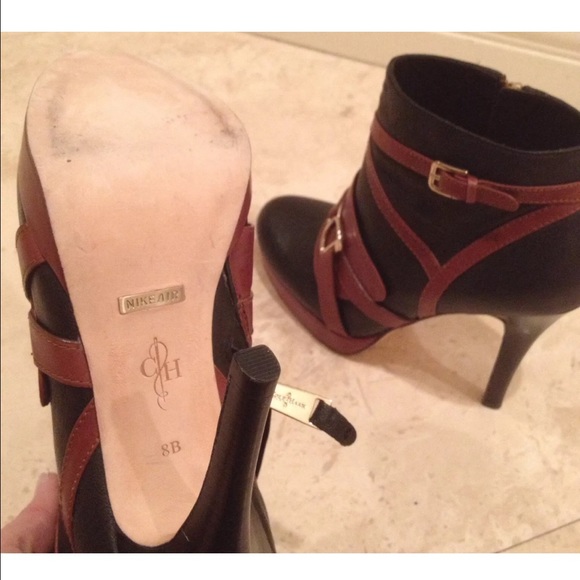 COLE HAAN Black Brown Leather Horse Booties 8M NEW - Picture 4 of 4